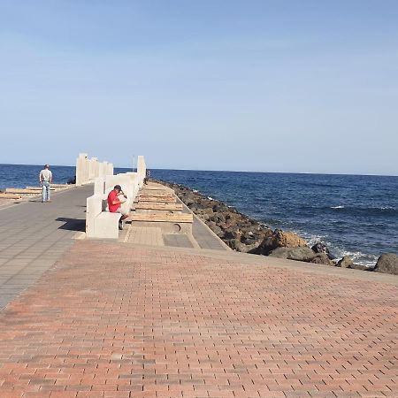 Brisas Del Mar Apartment, One Step From The Sea. El Burrero Exteriör bild